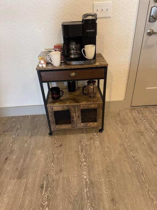 Apartamento Beautiful On Riverwalk King W Free Parking Pet Friendly Centrally Located On The Riverwalk *