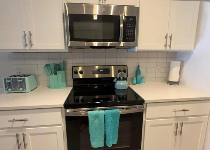 Beautiful Condo On Riverwalk King Suite W Free Parking Pet Friendly Centrally Located On The Riverwalk