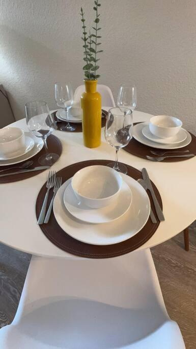 Apartment Beautiful On Riverwalk King W Free Parking Pet Friendly Centrally Located On The Riverwalk *
