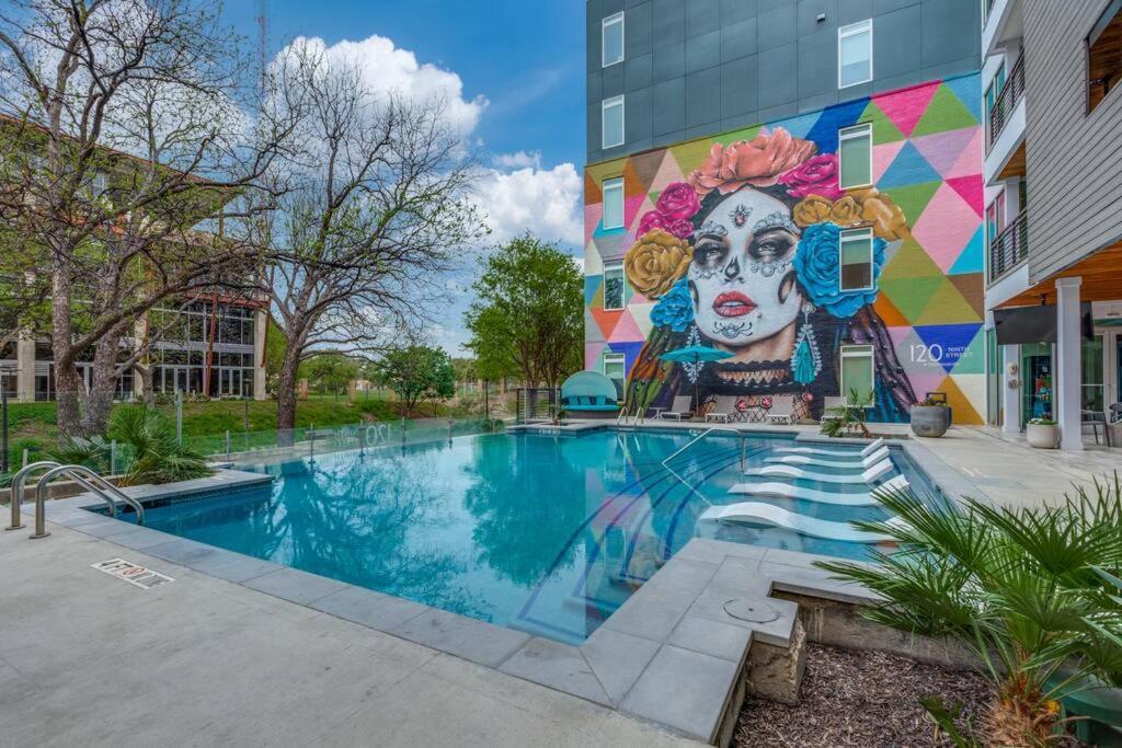Apartment Beautiful On Riverwalk King W Free Parking Pet Friendly Centrally Located On The Riverwalk *